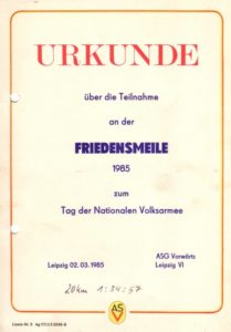 Urkunden aus der Leipziger Laufbewegung – „Lips läuft“ und Friedensmeile zum Tag der NVA- Archiv: Christian Brendecke